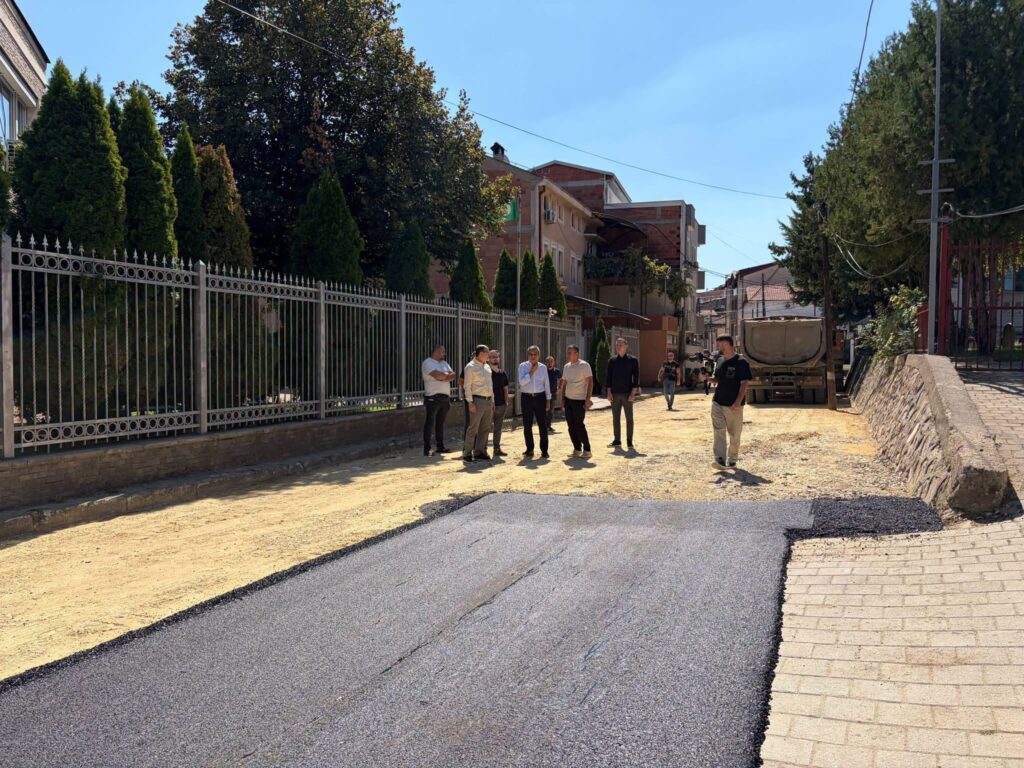 (ФОТО) Меџити: Продолжуваме со подобрување на инфраструктурата во Саат Кула, се асфалтира улицата „Ремзи Хоџа“