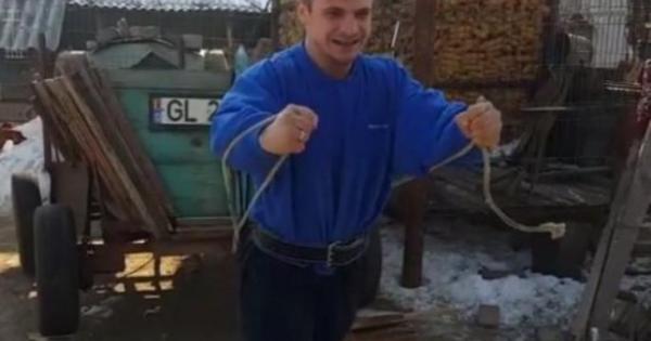 На него не му треба теретана: Приколката е перфектна за жесток тренинг ...