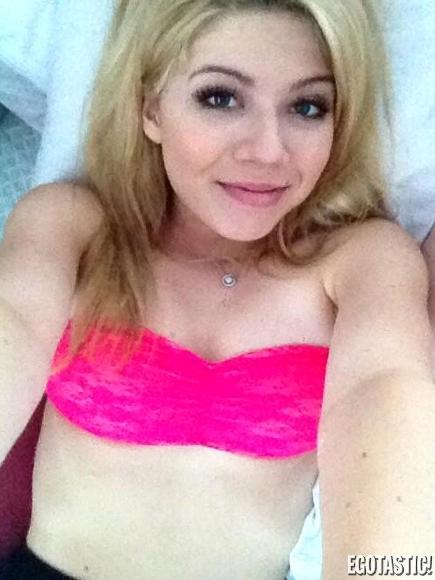 Jennette McCurdy Lingerie Selfies 02 435x580.jpg Press24