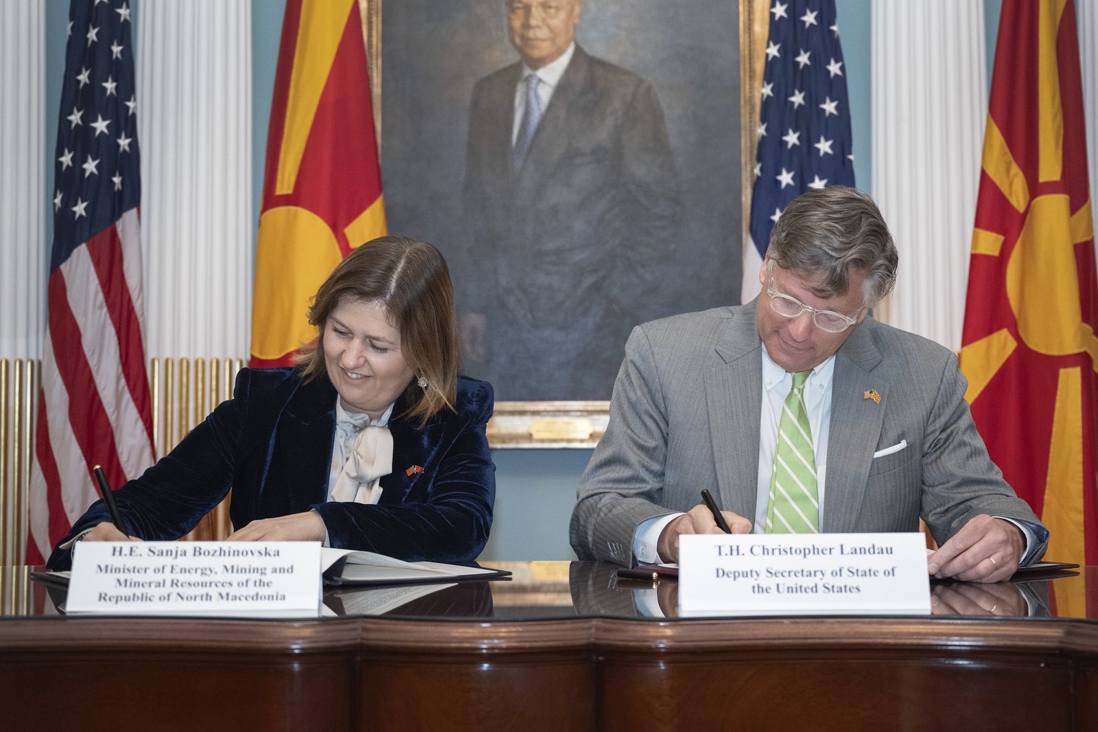 Божиновска потпиша Меморандум со САД – енергијата станува клуч на стратешкото партнерство и ја позиционира Македонија на новониво