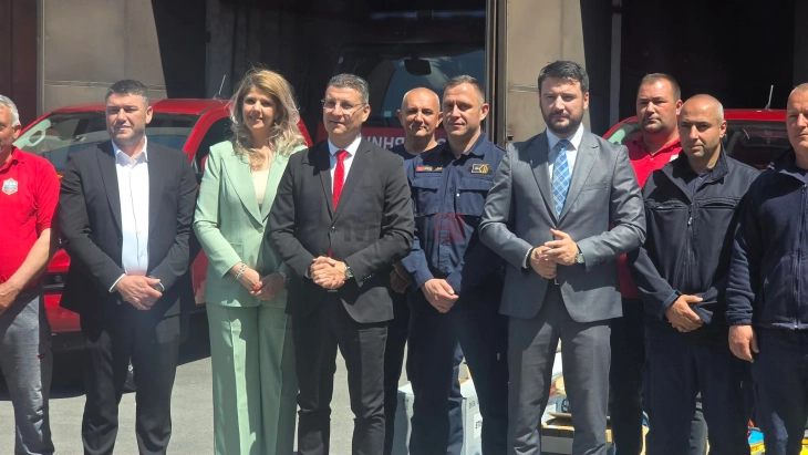 Штип, Радовиш, Неготино и Конче добија нови противпожарни возила од амбасадата на САД