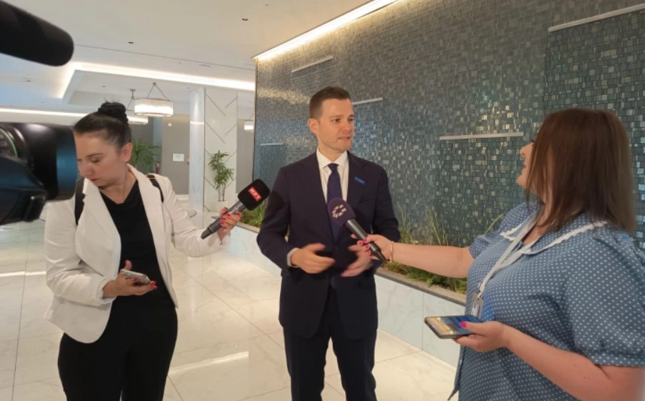 Муцунски од Софија: Македонија е заложник на некор